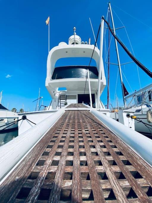 Barco Muy Romantico Con Parking! Sant Adria de Besos Εξωτερικό φωτογραφία